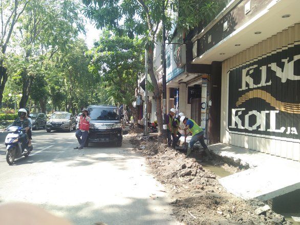 Pemkot Normalisasi Saluran Jalan Kertajaya Menuju Jalan Raya Gubeng