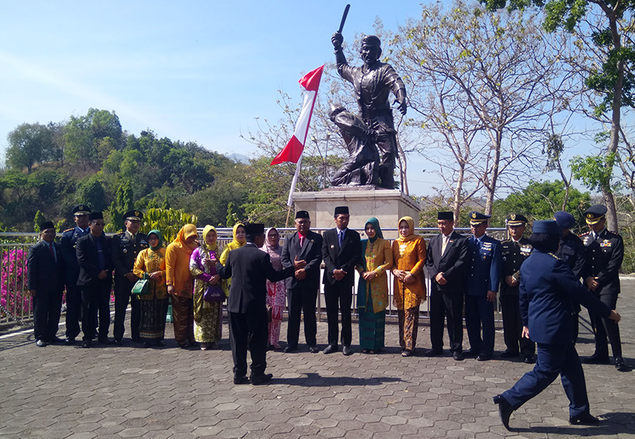 Golkar Jatim Ajak Kader Nonton Bareng Film G30S/PKI