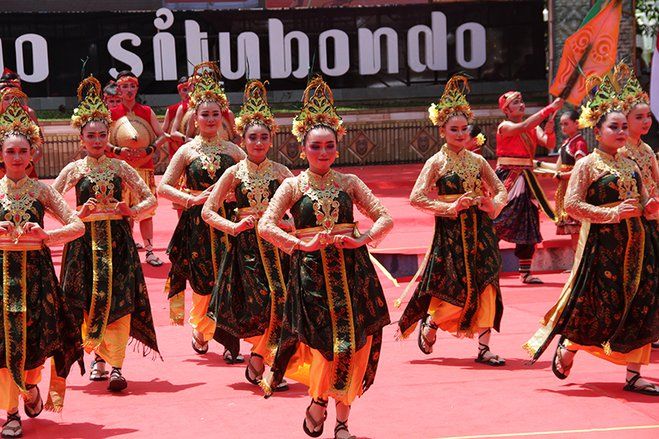 Ribuan Penari Meriahkan Situbondo Ethnic Festival