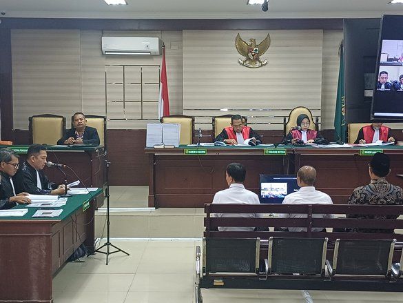 Maidi, Wali Kota Madiun Nonaktif&nbsp;Jalani Sidang Perdana&nbsp;