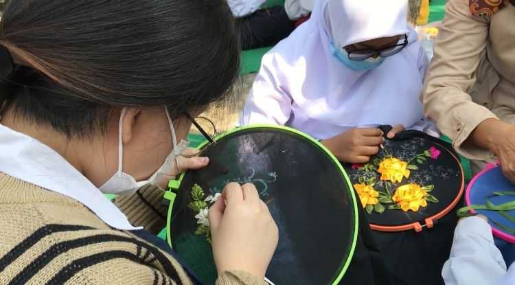 Tingkatkan Ketrampilan, Siswa SLB di Mojokerto Dapat Pelatihan