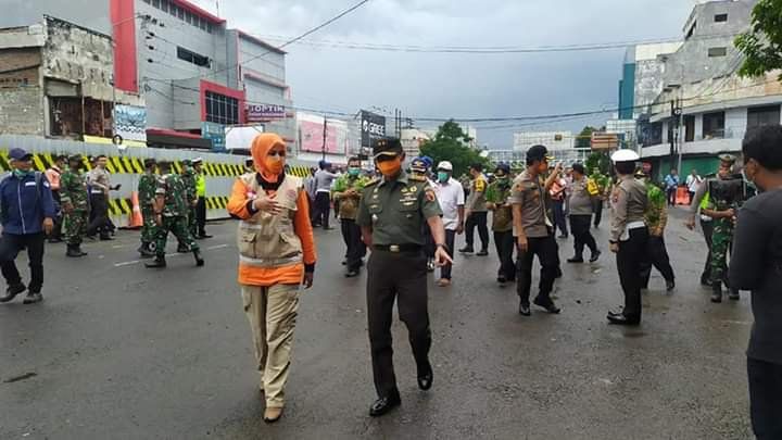 Jalan Sekitar Ruko Jompo&nbsp;Jember yang Amblas Dibuka