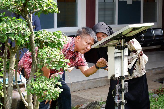Dosen FIB Unej Budidaya Lele di Kampus Gunakan Panel&nbsp;Surya dan Pemberi Makan Otomatis