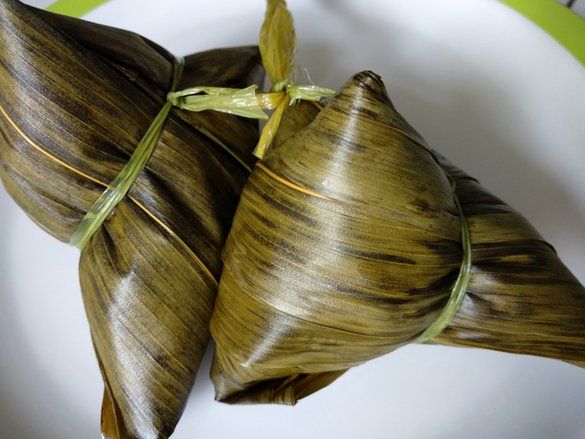 10.000 Bakcang dan Lamang Baluo Pecahkan Rekor MURI di Padang