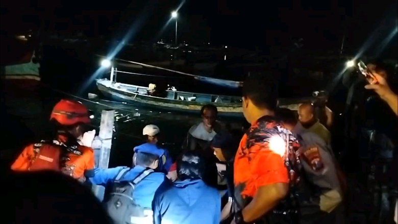 &lrm;Diduga Depresi Usai Perceraian, Pemuda di Probolinggo Lompat ke Laut Mayangan