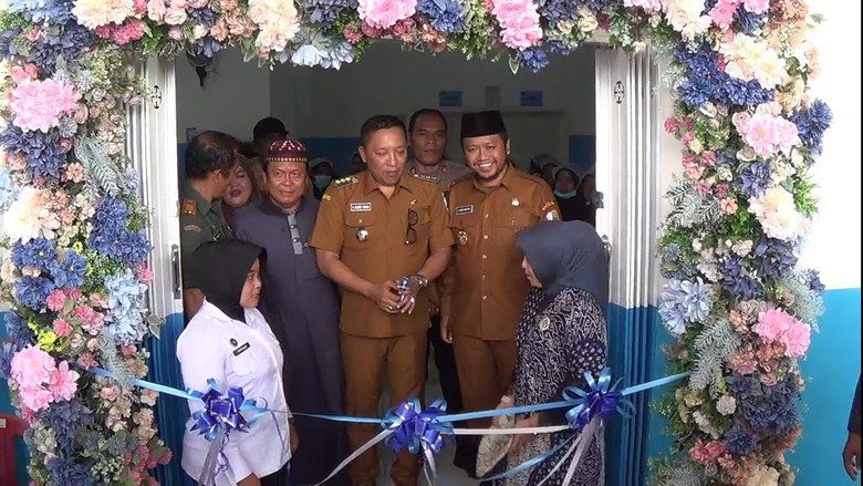 Bupati Sampang Resmikan Dapur SPPG Yayasan Sakera Muda di Camplong
