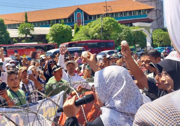 Harga Telur Anjlok, Peternak Demo Minta Pemerintah Kawal Harga Acuan