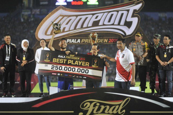 Hamka Hamzah Pemain Terbaik Piala Presiden 2019