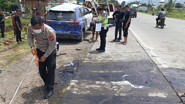 Dosen Universitas Nurul Jadid Meninggal Dunia dalam Kecelakaan Dua Innova di Pantura Probolinggo