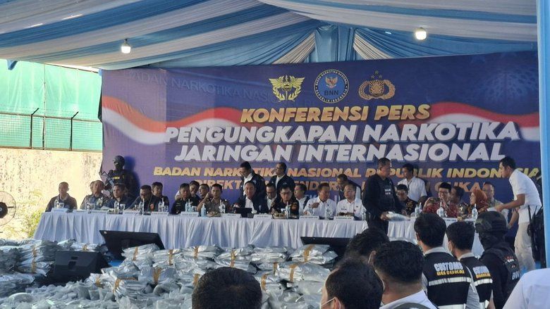 BNN Gagalkan Penyelundupan Ganja 3,37 Ton di Gresik, 12 Orang Ditangkap