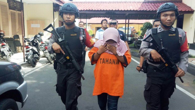 Tawari Pelanggannya Jasa Prostitusi Online, Gadis Pemandu Lagu Dibekuk