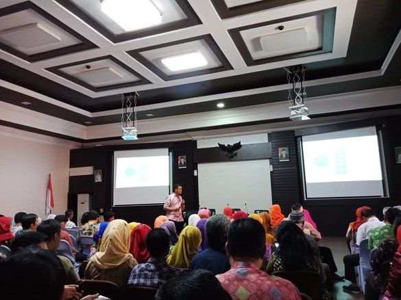 Begini Cara Eri Cahyadi Paksa Warga Surabaya Kerja Bakti